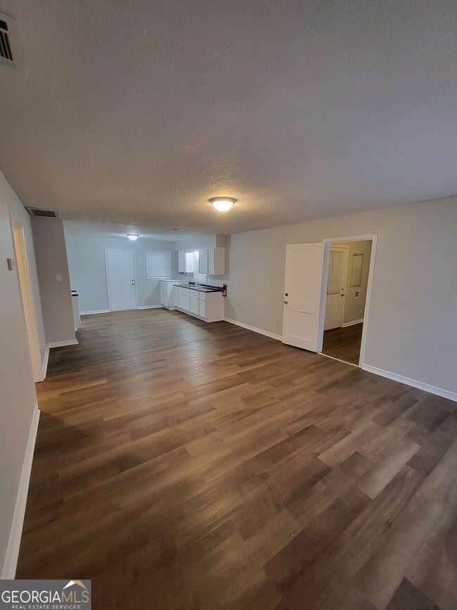 Foto del edificio - 1710 W Highland Ave