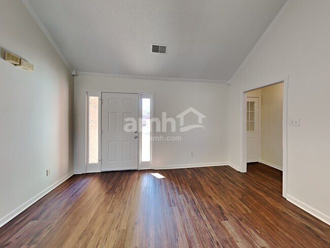 Building Photo - 1374 Siskin Drive