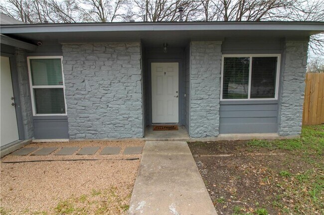 Building Photo - 2101 Lemon Dr