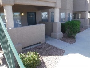 Building Photo - 6553 McRae Ave