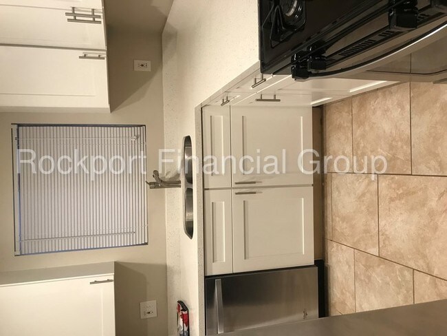 Foto del edificio - One Bedroom Apartment Close to Downtown!