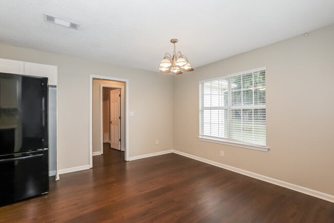 Building Photo - 172 Regency Park Dr