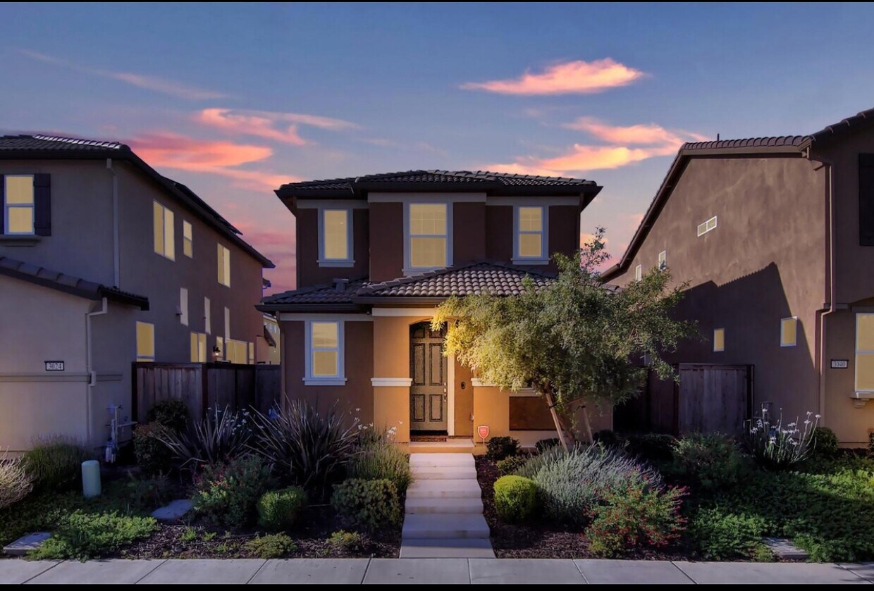 Foto principal - 3032 Bowden Square Way