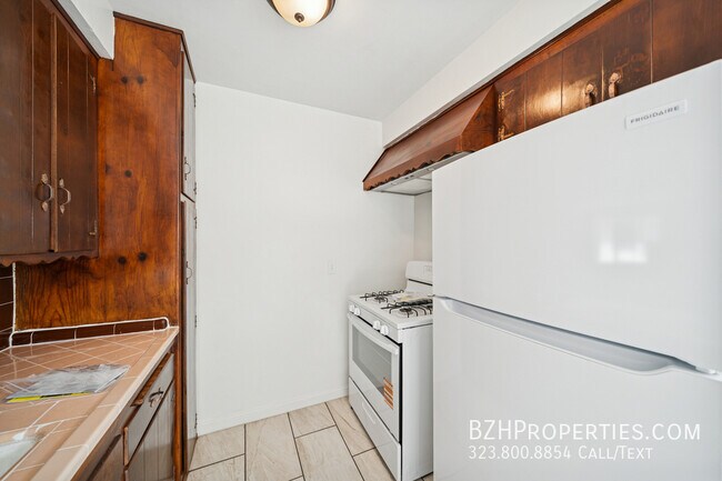 Foto del edificio - 5319 Vantage Ave