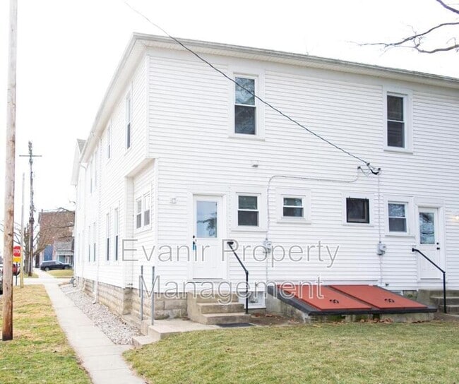 Building Photo - 21 E Water St