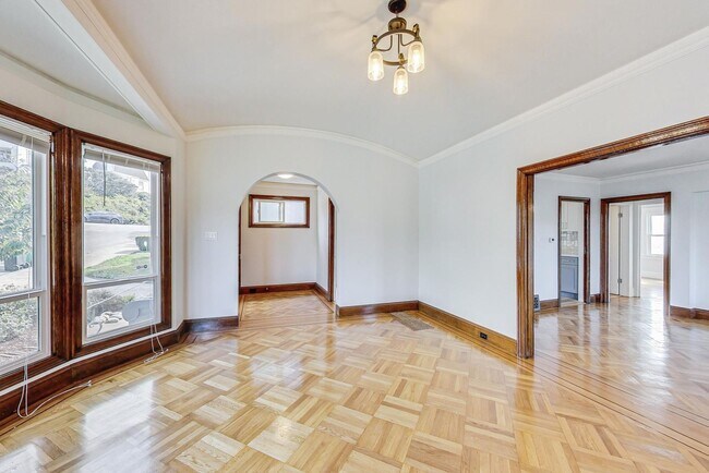 Building Photo - Modern 3BR/2BA Home in San Francisco's Westwood Highlands!