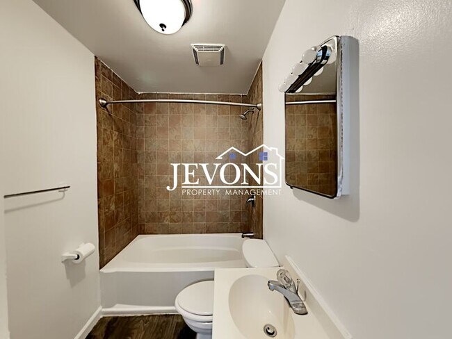 Foto del edificio - 314 S Beech St