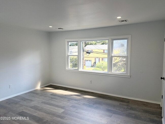 Building Photo - 55 Chapin Ave