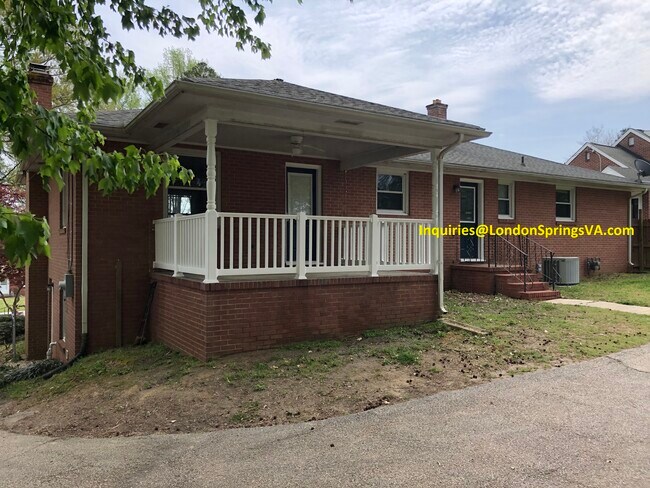Building Photo - 3220 Glenview Ave