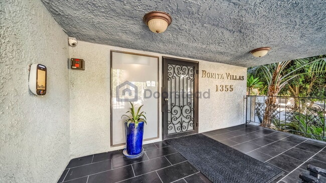 Foto del edificio - 1355 N Sierra Bonita Ave