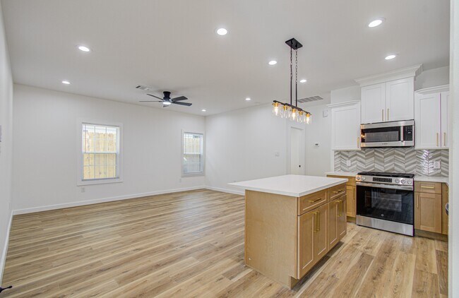 Foto del edificio - 5315 Dewberry St