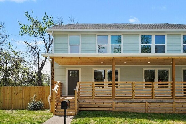 Building Photo - 1502 Bryan St