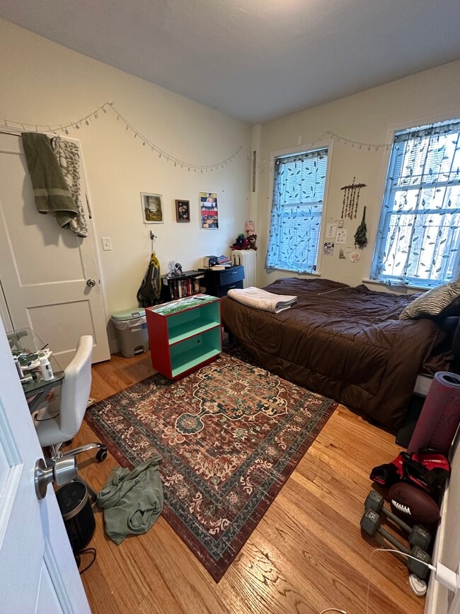 Building Photo - 126 Warren St