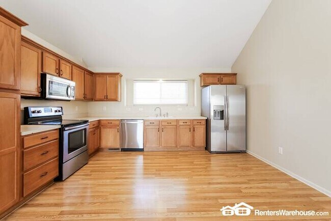 Foto del edificio - Beautiful 5 Bed 2 Bath In North KC!