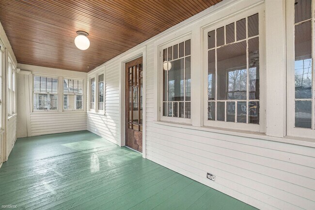 Foto del edificio - 2 br, 1 bath Duplex - 2322 Oakland Dr 2322...