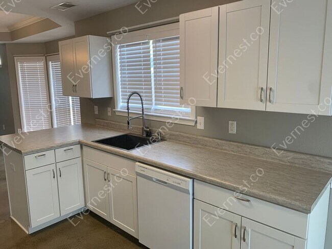 Building Photo - 2032 Chandalar Ct