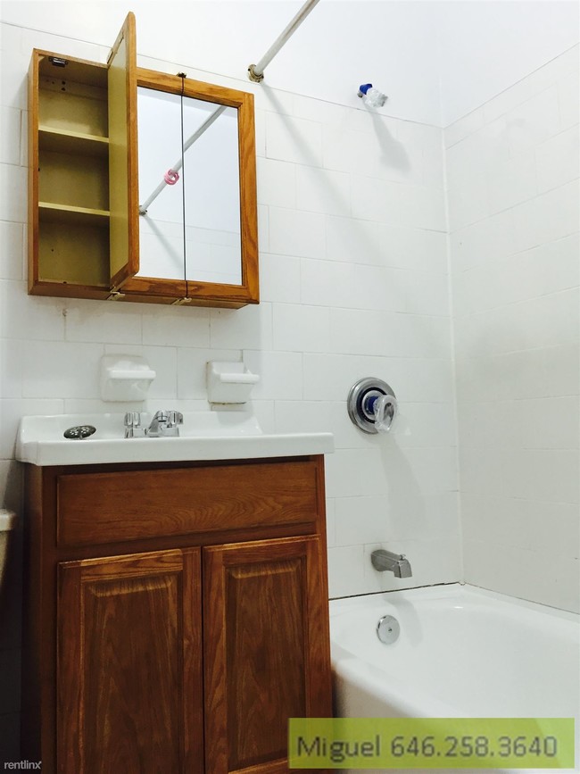 Foto del edificio - 730 E 236th St
