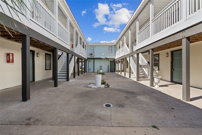 Foto del edificio - 918 Winnie St