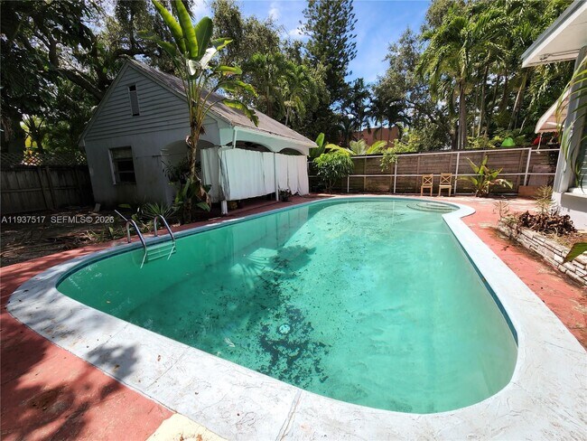 Foto del edificio - 8335 NE 3rd Ave