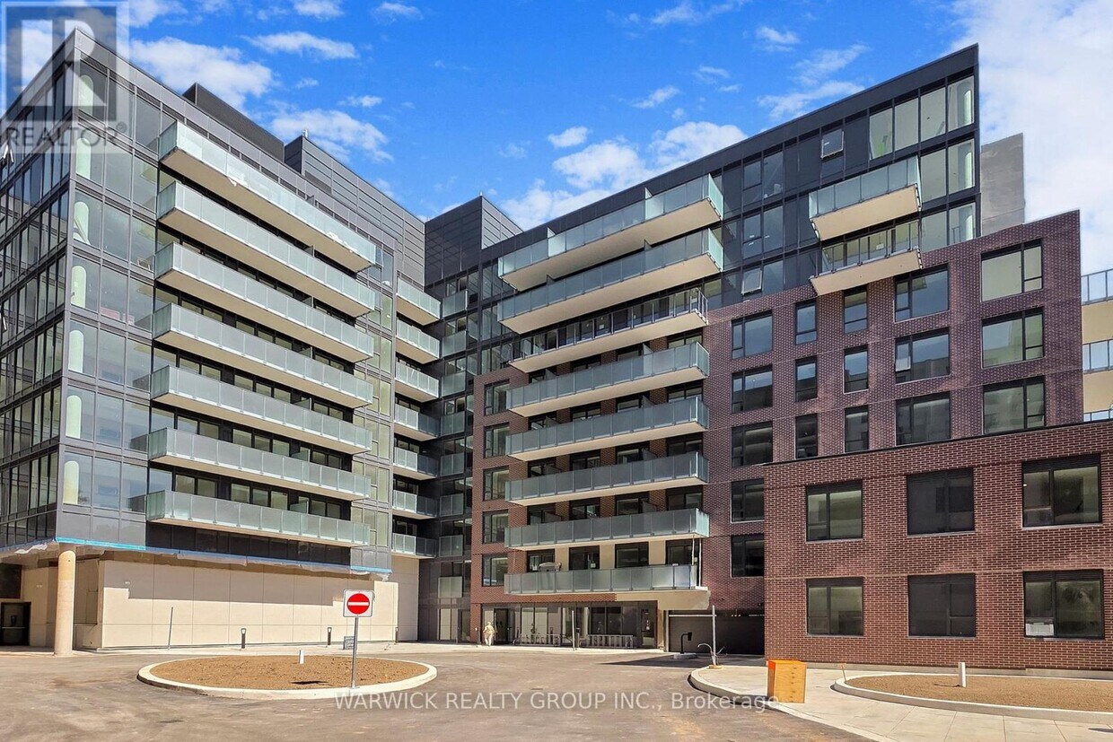 Primary Photo - 4365-4365 Bloor St W