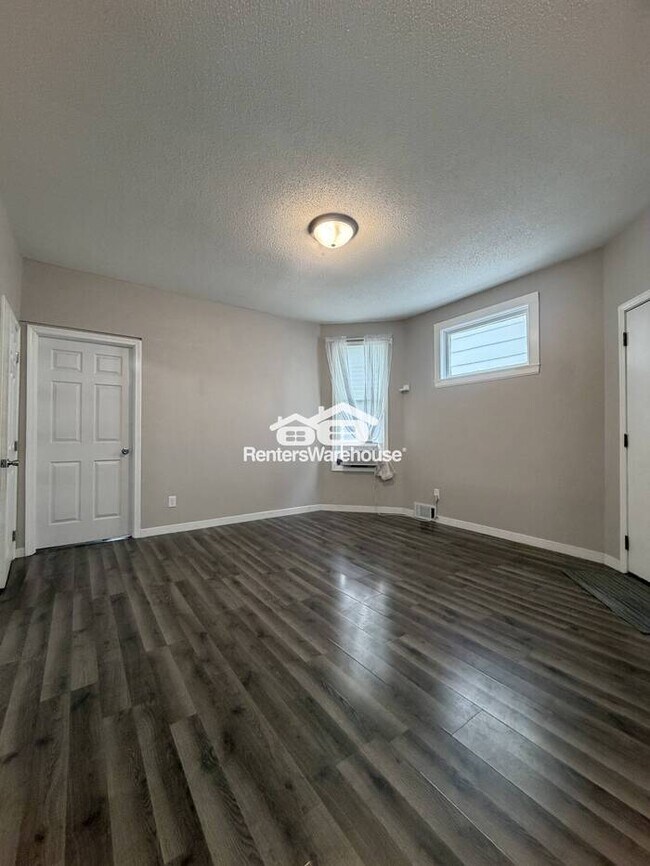 Foto del edificio - Available now! Spacious 2 bedroom 1 bathroom in Saint Paul