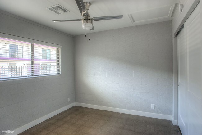 Foto del edificio - 1917 E Broadway Rd