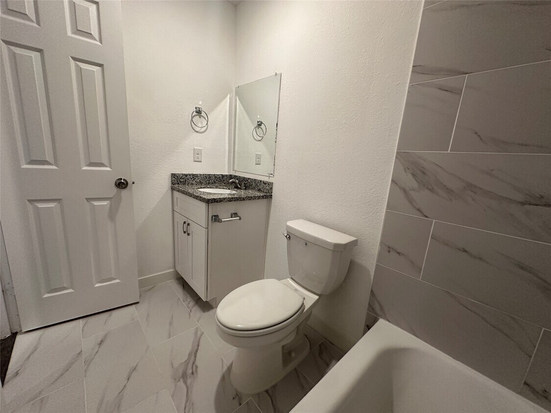 Foto principal - 9241 Seeker St
