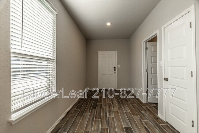 Building Photo - 275 Kinsley Wy