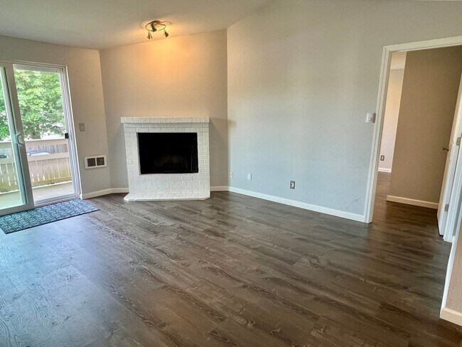 Foto del edificio - Woodinville ~ Woodland Hills Condo
