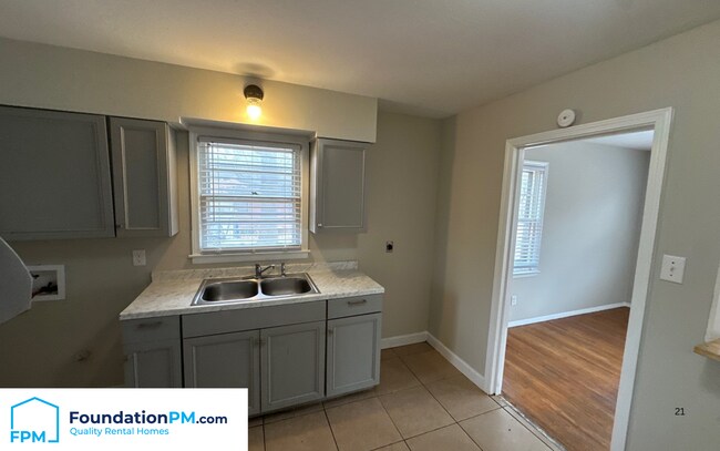 Foto del edificio - 3553 Julia St