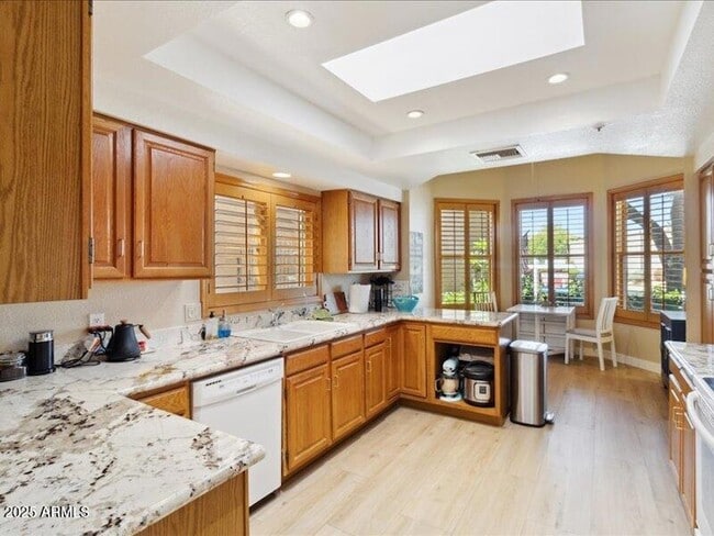 Building Photo - 10563 E Carol Ave