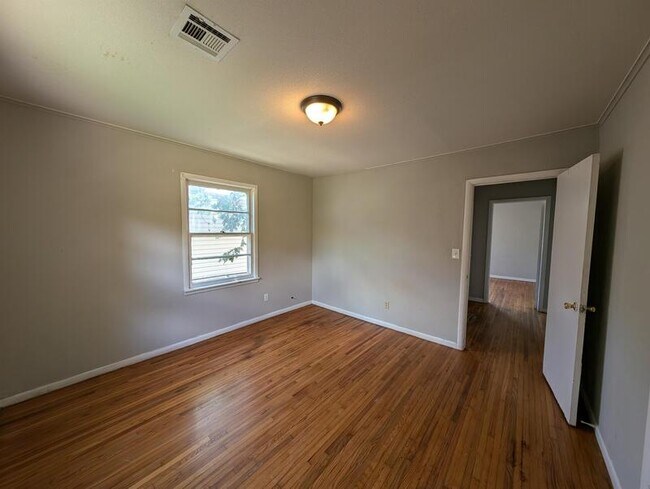 Building Photo - 4611 S 28th W Ave