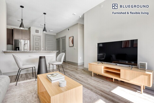 Foto del edificio - 6107 E Riverside Dr