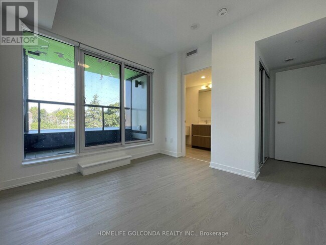 Building Photo - 8188 Yonge St