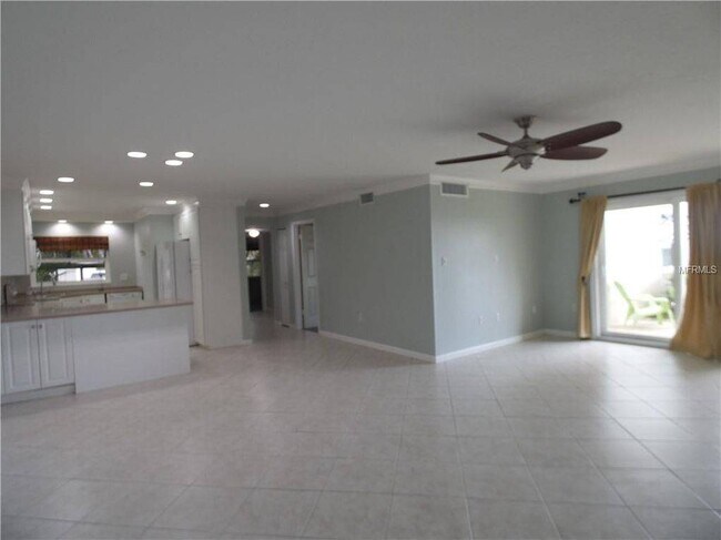 Foto del edificio - 4660 Ocean Blvd
