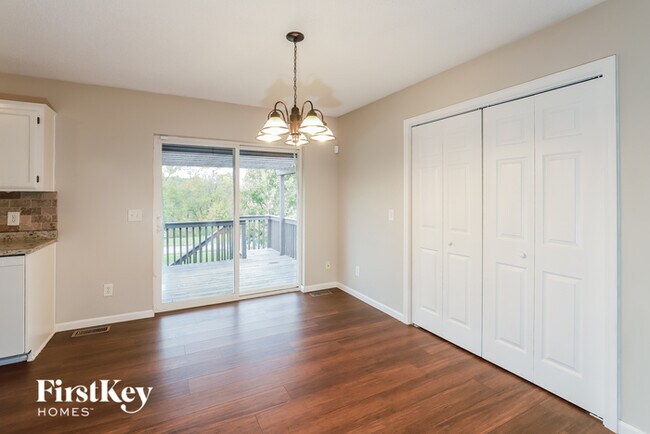 Foto del edificio - 18608 Primrose St