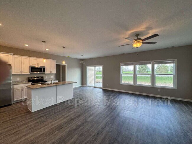 Foto del edificio - 8796 Elmont Cv