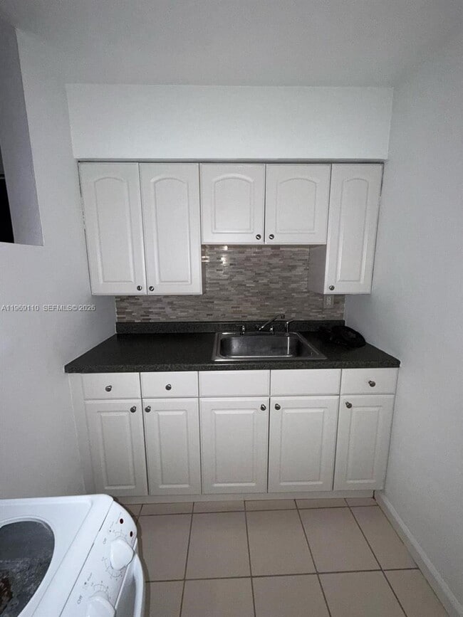 Building Photo - 1240 NE 12th Ave