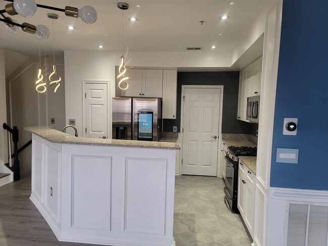 Foto del edificio - 6831 Hampton Bay Ln