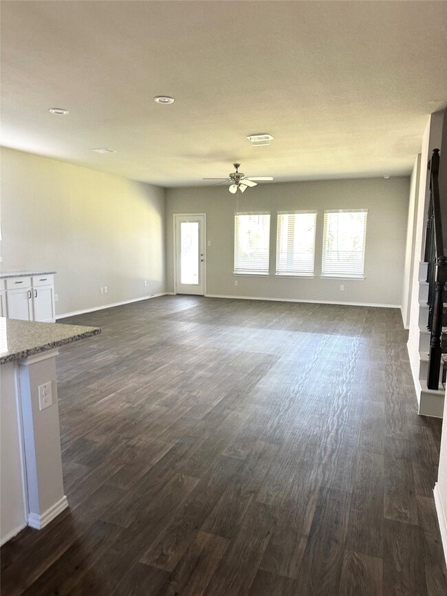 Foto del edificio - 12310 New River Trl