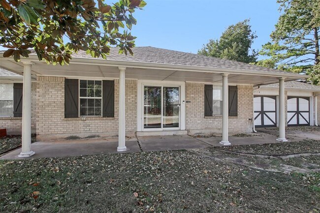 Building Photo - 10516 NW 16th St