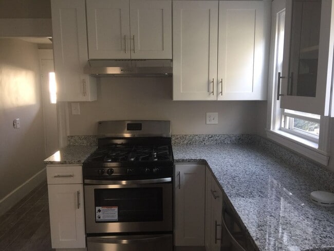 Kitchen - 104 Bowdoin St