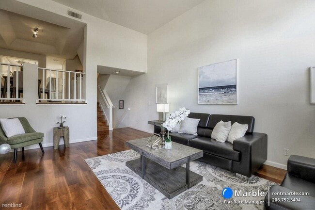 Building Photo - 2 br, 2.5 bath Townhome - 405 Emerald Bay Ln