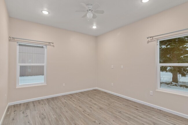Bedroom 2 - 129 E Corral Ave