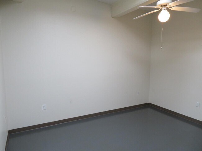 Foto del edificio - 1619 University Ave