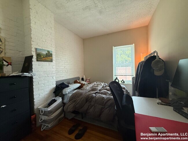 Building Photo - 886 Huntington Ave