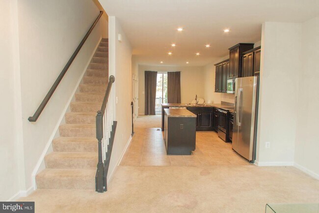 Building Photo - 132 Rebecca Hammond Ct