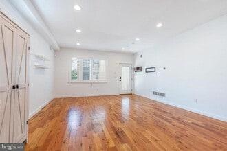 Building Photo - 1719 Erdman St