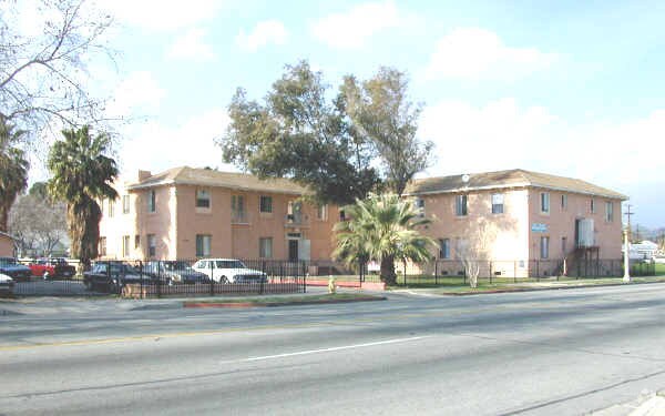 Building Photo - 1322 N E St