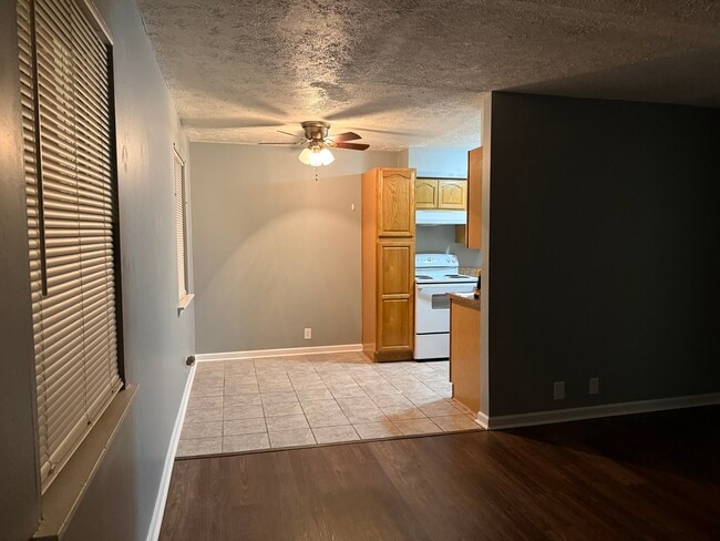 Foto del edificio - 1601 Steadmantown Ln
